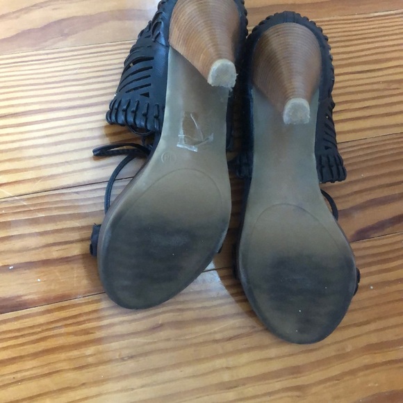 Fun and comfortable going out shoes - Picture 3 of 5